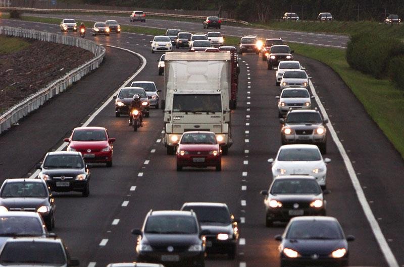 Chegada de ve&iacute;culos a Os&oacute;rio