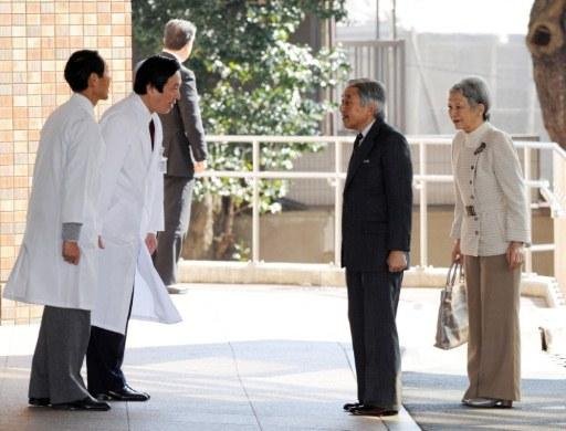 Imperador japon&ecirc;s &eacute; internado para realizar cirurgia card&iacute;aca