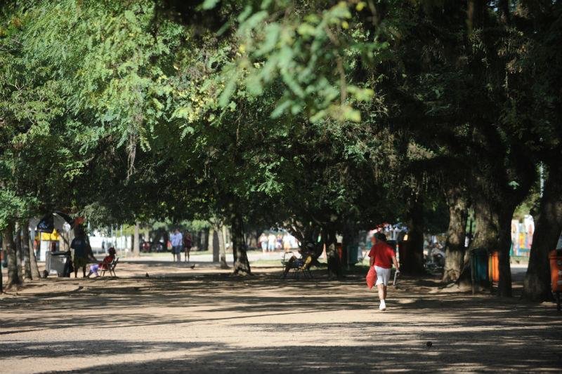 Porto Alegre, Centro e Oeste do Estado registram outra tarde de extremo calor