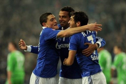 Ra&uacute;l comemora o gol marcado pelo Schalke 