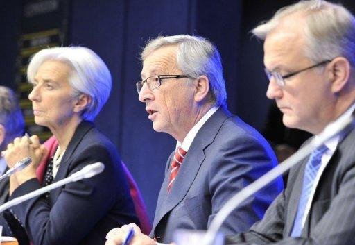 Acordo inclui ajuda p&uacute;blica e um perd&atilde;o da d&iacute;vida sem precedentes, afirmou Jean-Claude Juncker
