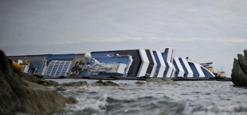 Navio naufragou na costa italiana em janeiro