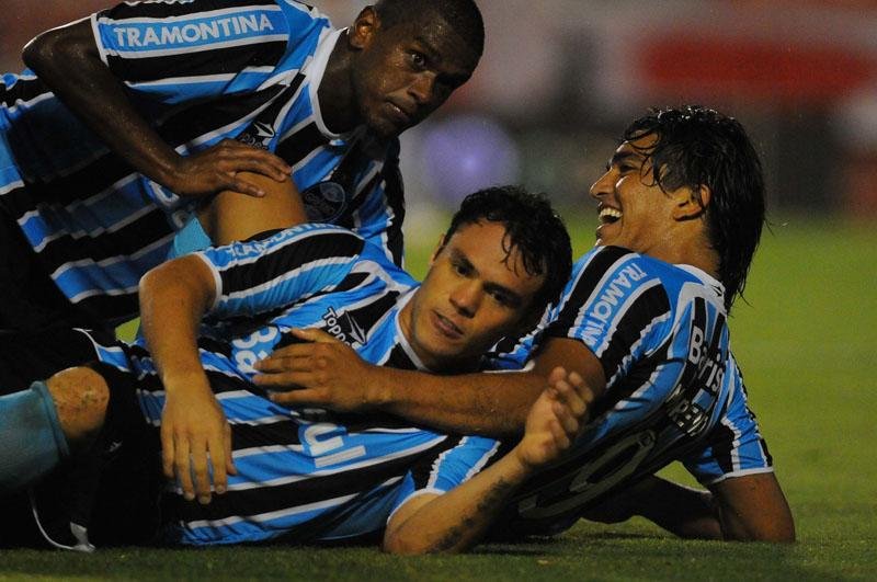 Ap&oacute;s vit&oacute;ria, Gr&ecirc;mio encara Caxias