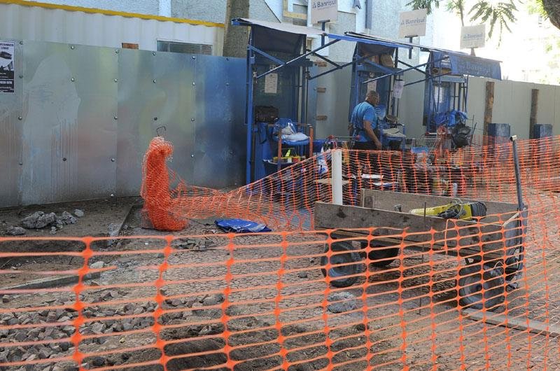 Ajardinamento da Pra&ccedil;a da Alf&acirc;ndega deve ficar pronto em junho