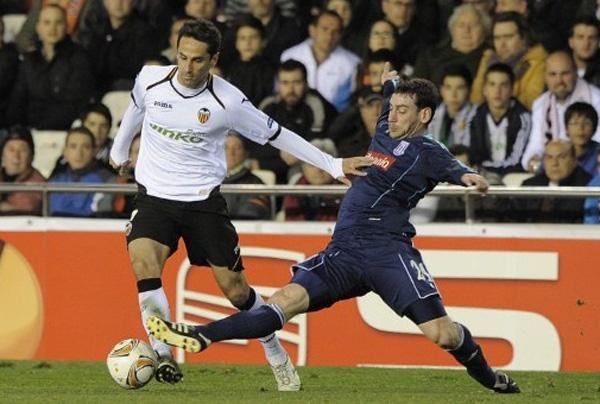 Gol de Jonas garante Valencia nas oitavas de final da Liga Europa