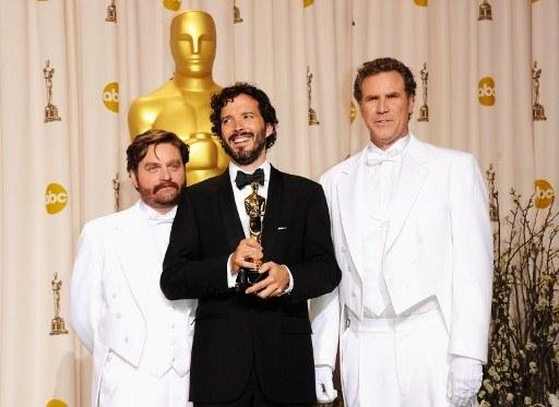 O compositor Bret McKenzie levou o pr&ecirc;mio de Melhor Can&ccedil;&atilde;o Original do filme Os Muppets