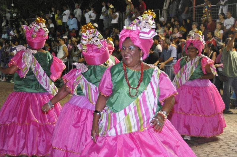 Escola de Samba Alian&ccedil;a conquista o bicenten&aacute;rio de Bag&eacute;