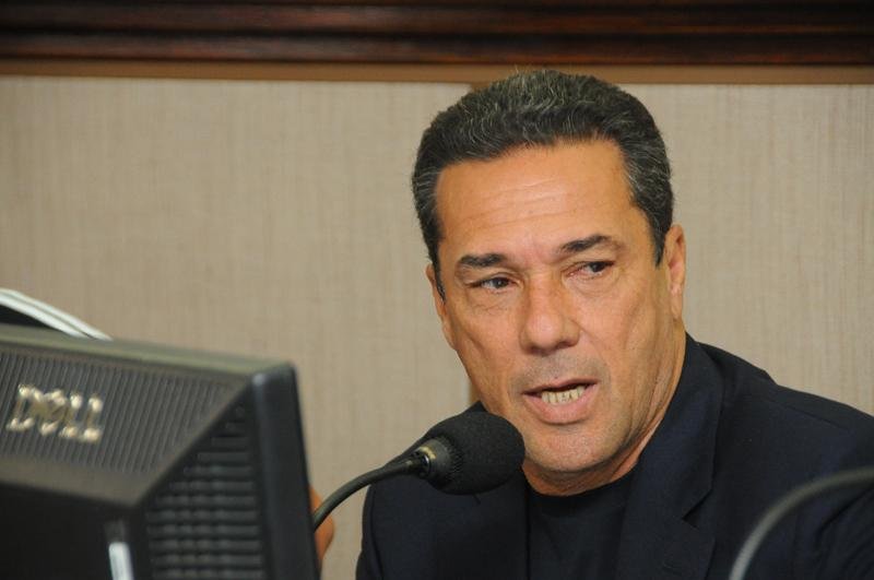 Luxemburgo come&ccedil;a a colocar em pr&aacute;tica suas ideias no Gr&ecirc;mio