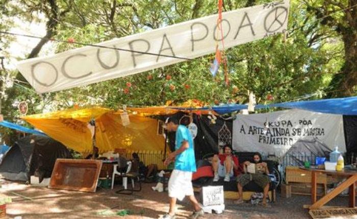 Movimento Ocupa PoA na Pra&ccedil;a da Matriz gera reclama&ccedil;&otilde;es