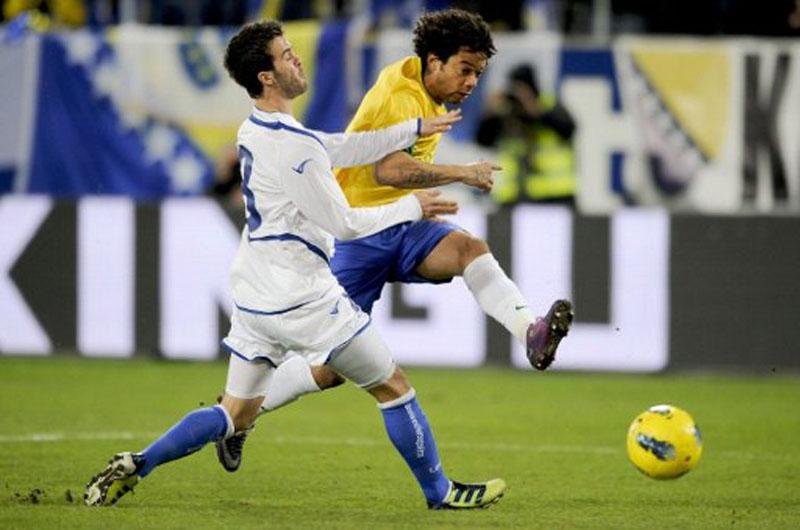 Marcelo marcou o primeiro gol do Brasil