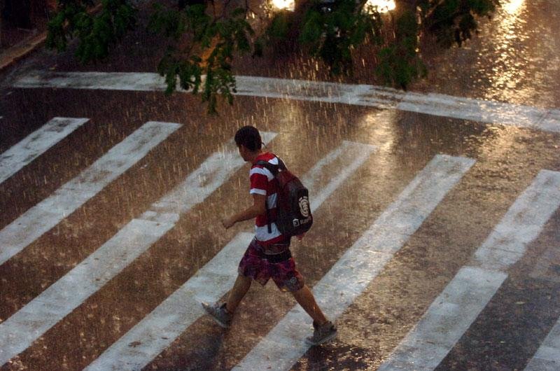 Chuva forte causa transtornos de tr&acirc;nsito na Capital