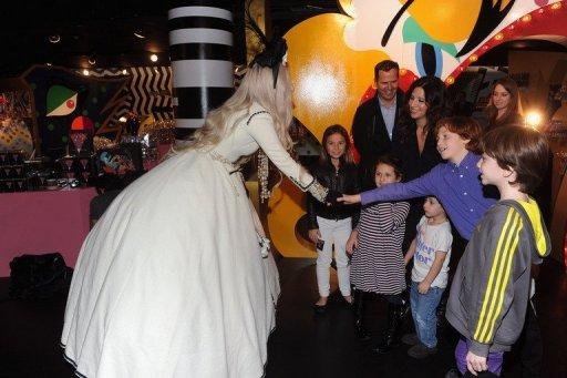 Lady Gaga lan&ccedil;a funda&ccedil;&atilde;o para encorajar os jovens