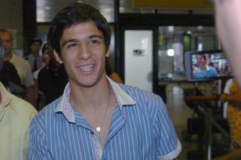 Meia ainda aprimora o condicionamento f&iacute;sico para poder estrear pelo clube 