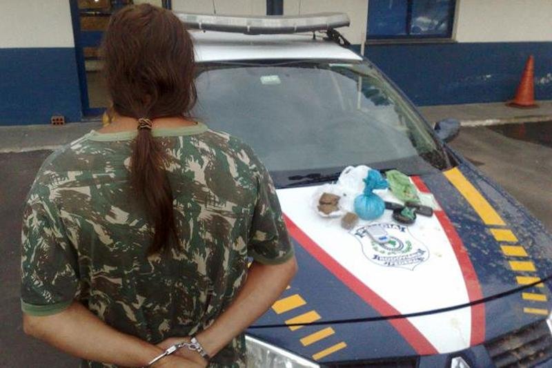 Homem foi preso com 300 gramas de coca&iacute;na e 400 gramas de maconha