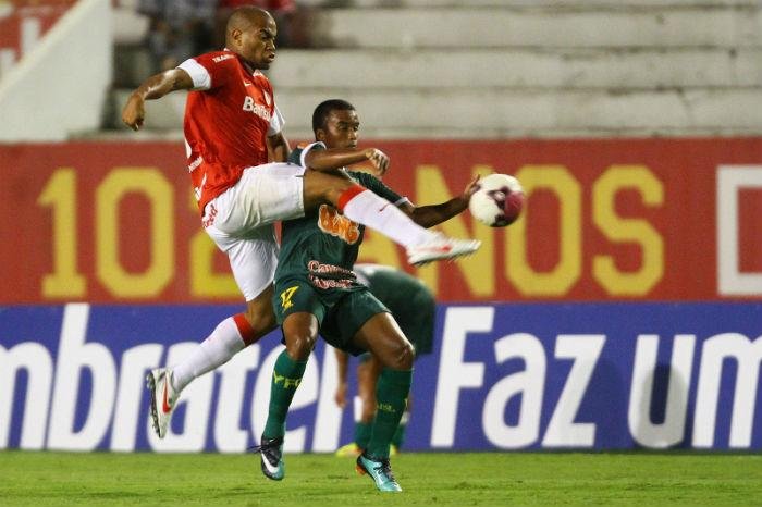 Zagueiro estreou chuteira que homenageia filho diante do Ypiranga