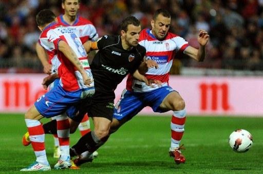 Valencia venceu Granada do brasileiro Guilherme Siqueira (esquerda))