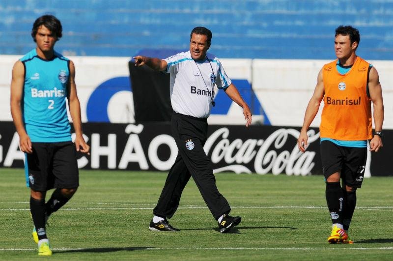 	Luxemburgo quer o Gr&ecirc;mio em alerta durante a Copa do Brasil
