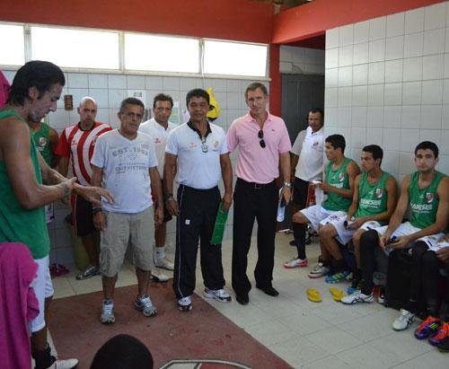 Novo t&eacute;cnico do River, Luiz Carlos Cruz, garante que o time n&atilde;o ter&aacute; postura defensiva amanh&atilde; 