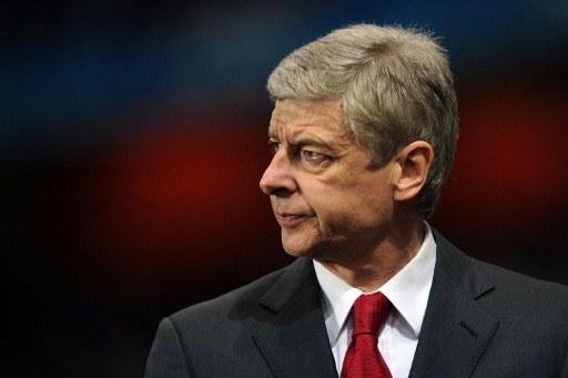 T&eacute;cnico do Arsenal acusou juiz de marcar muitas faltas para o Milan 