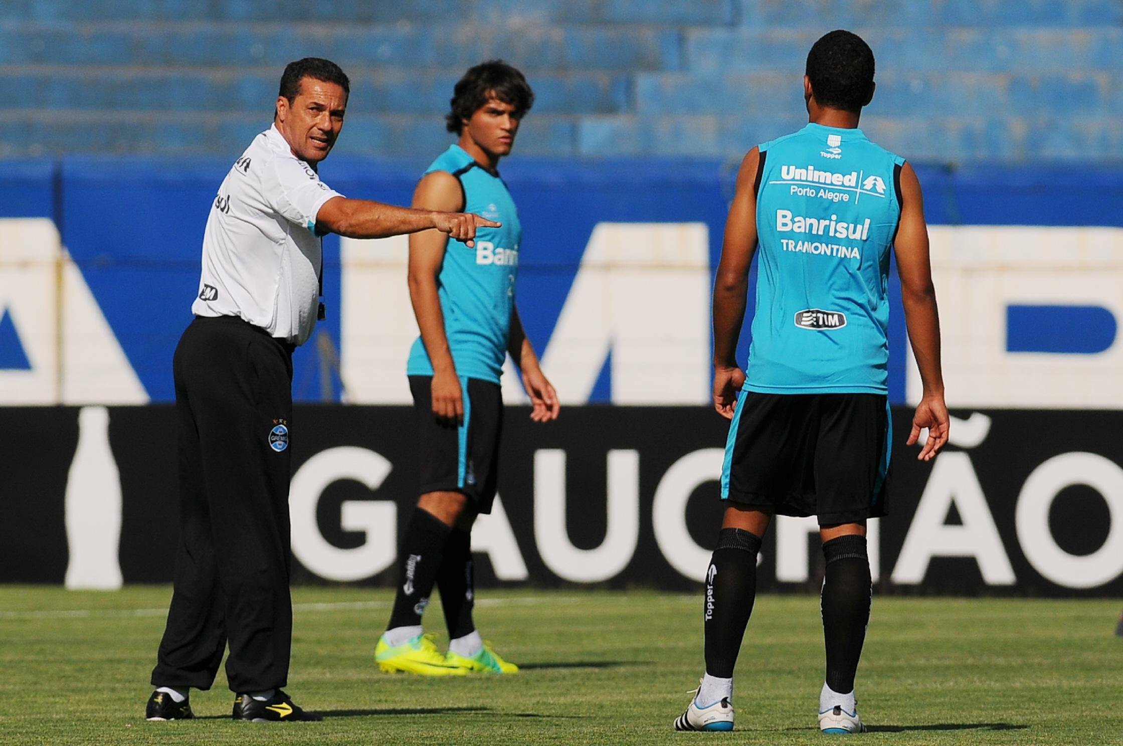 Luxemburgo pode fazer quatro altera&ccedil;&otilde;es no Gr&ecirc;mio
