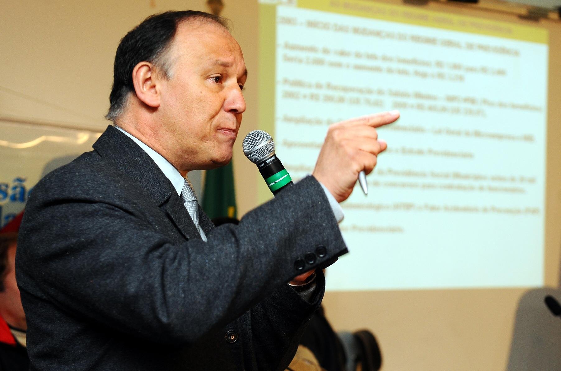 Novo ministro do Desenvolvimento Agr&aacute;rio relata surpresa em ser escolhido por Dilma Rousseff