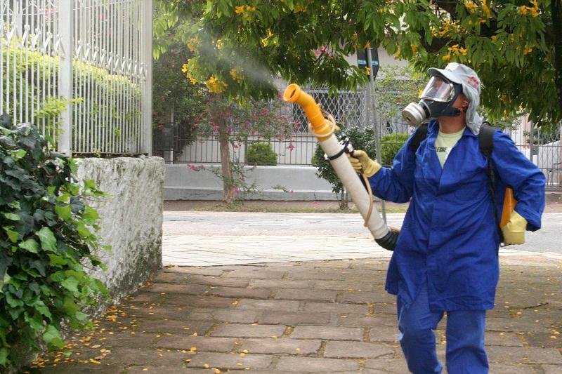 Agentes tentam combater focos do mosquito transmissor