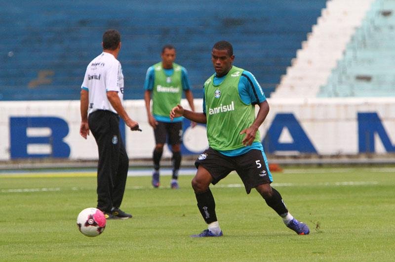 Jogadores do Gremio, durante o treino da equipe, realizado na tarde desta quarta-feira