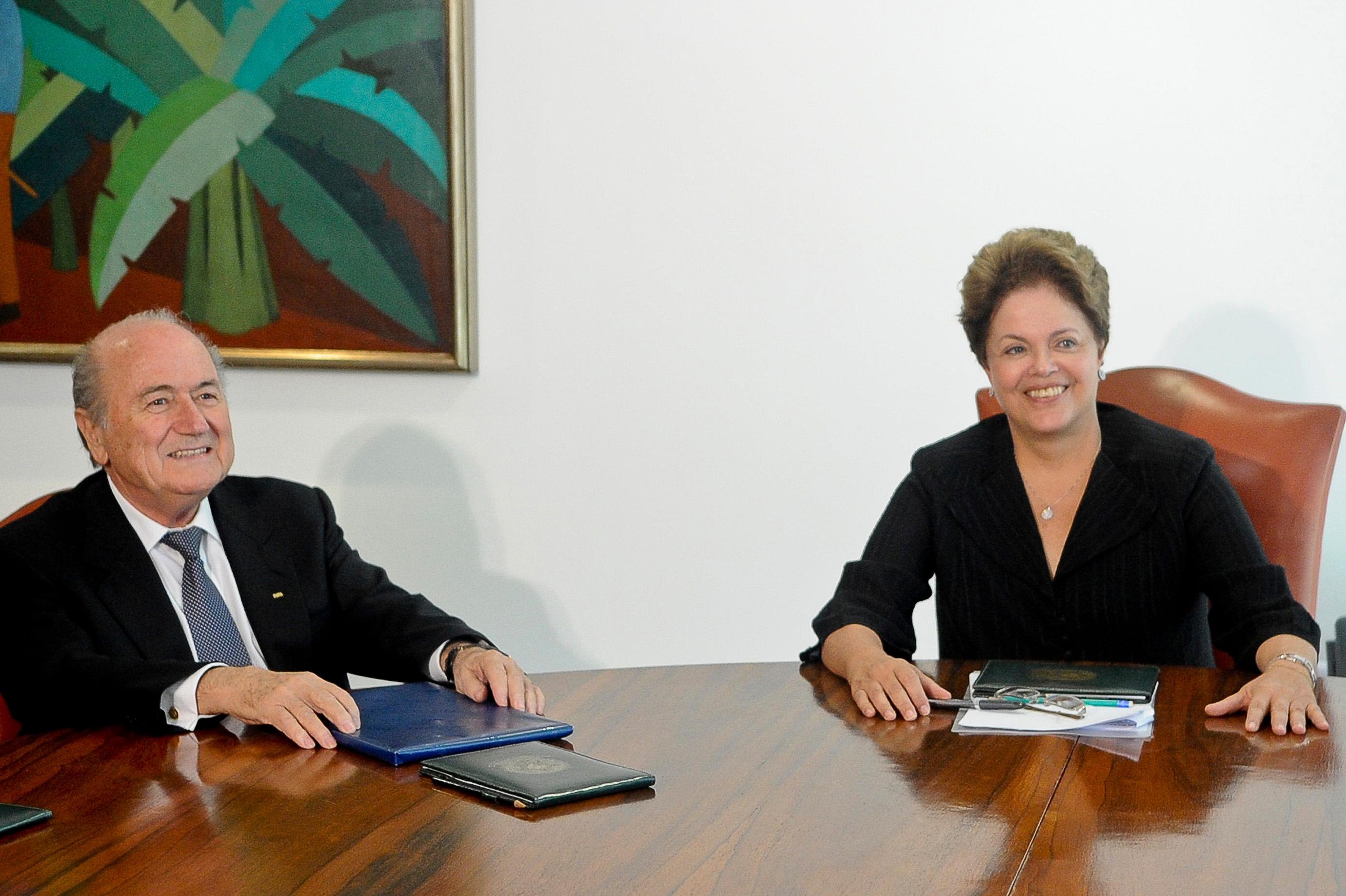 Dilma vai manter compromissos com a Fifa, diz Blatter