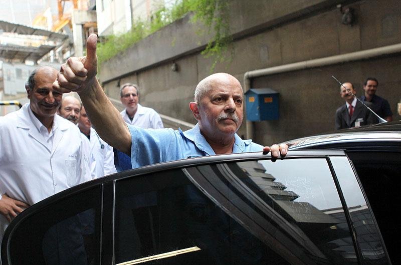 Lula conclui tratamento e retoma conversas pol&iacute;ticas