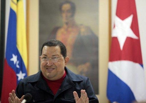 Ch&aacute;vez volta &agrave; Venezuela ap&oacute;s tratamento