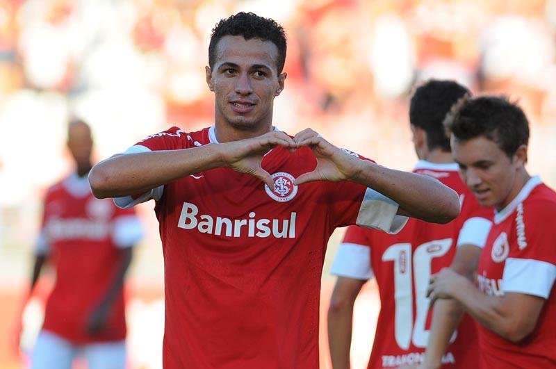 Leandro Dami&atilde;o marcou dois e comandou a vit&oacute;ria do Inter sobre o Juventude