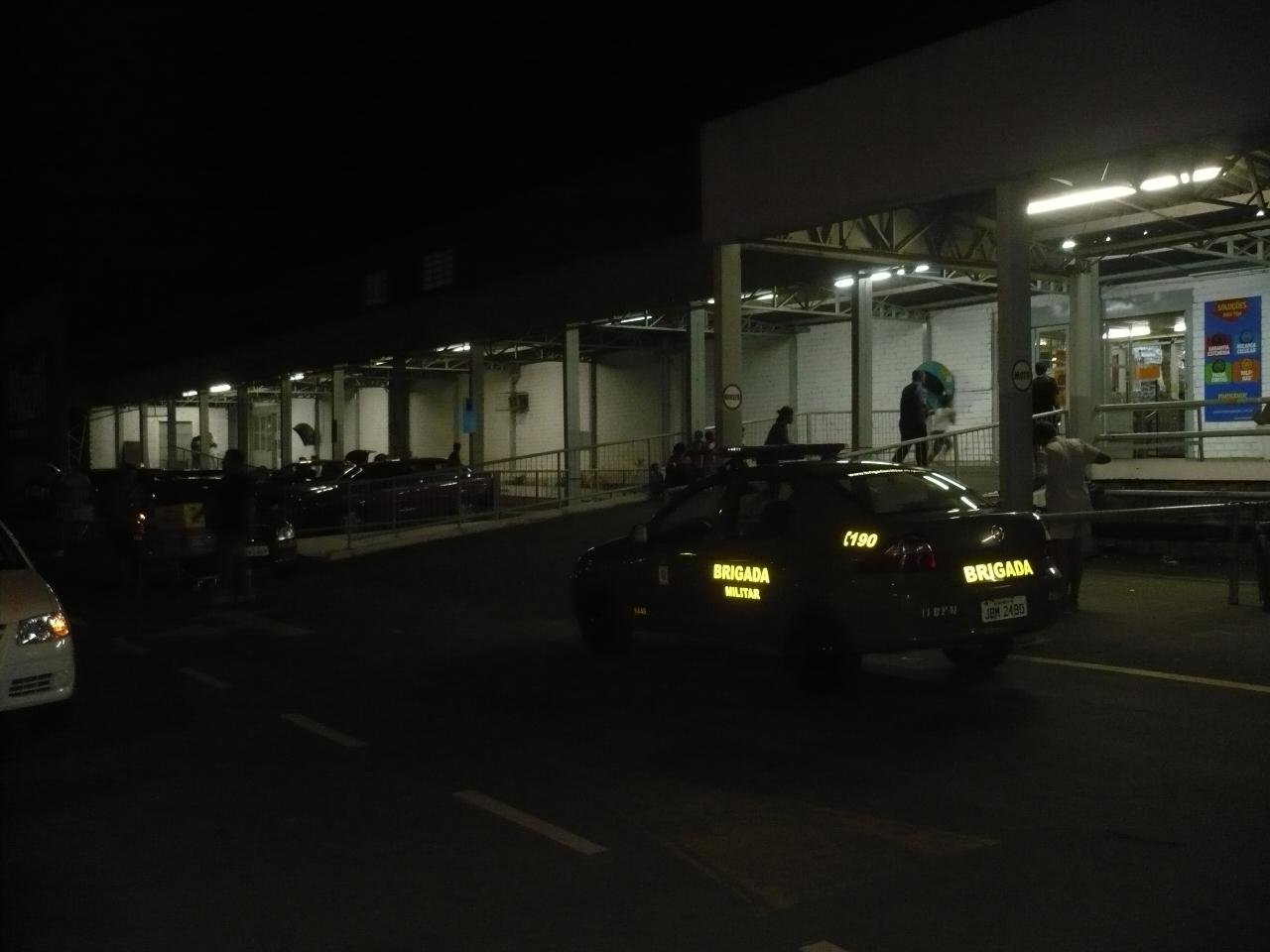 Grupo armado assalta mercado na zona Norte de Porto Alegre