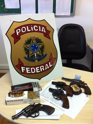 Guardas Municipais s&atilde;o flagrados com arma e muni&ccedil;&atilde;o em Livramento 