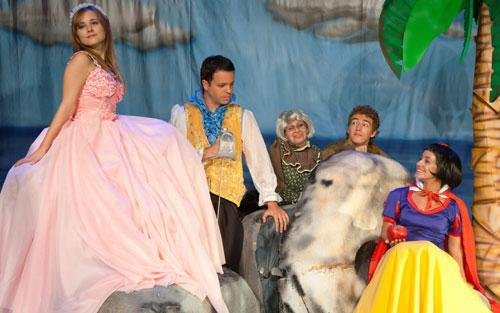 Companhia de teatro lan&ccedil;a duas pe&ccedil;as em Porto Alegre