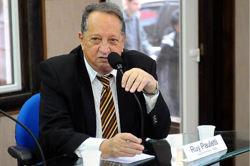 Ex-deputado n&atilde;o resistiu a uma parada card&iacute;aca