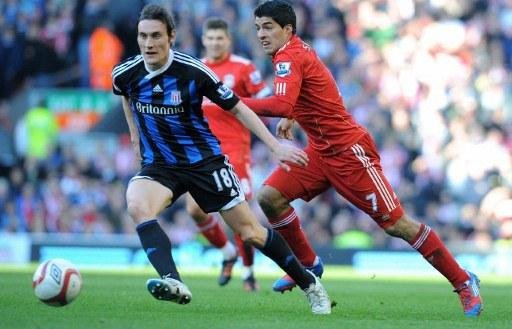 Liverpool venceu Stoke com chute rasteiro e preciso de Luis Su&aacute;rez