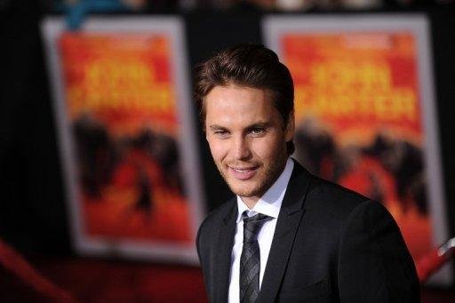 Canadense Taylor Kitsh interpreta o protagonista da obra