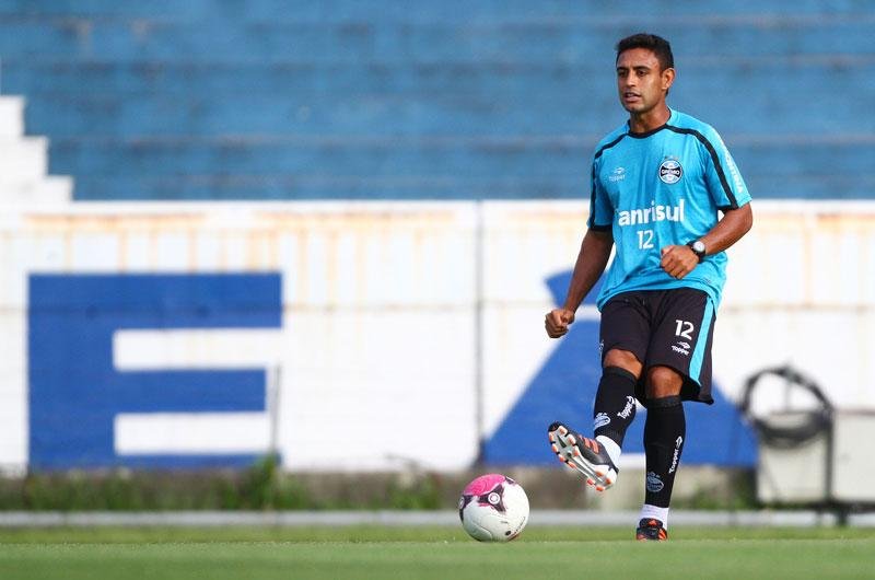 Liberado pelo STJD, Werley deve ser titular do Gr&ecirc;mio nesta quarta