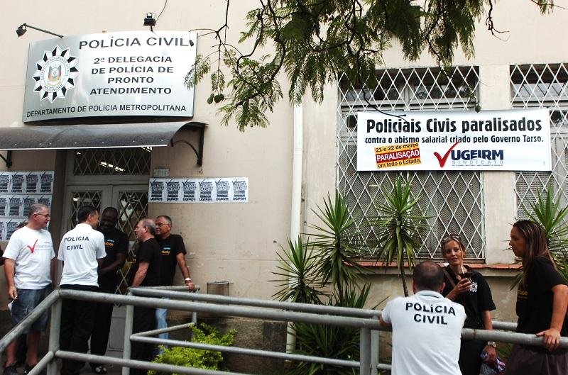 Servidores protestam por verticalidade salarial