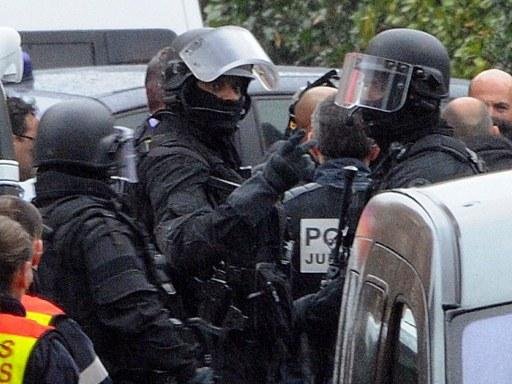 Cerco a suposto assassino em Toulouse j&aacute; dura mais de 30 horas