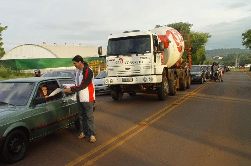 Durante protesto foram distribu&iacute;dos panfletos