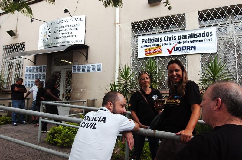 Maioria dos agentes adere &agrave; paralisa&ccedil;&atilde;o da Pol&iacute;cia Civil