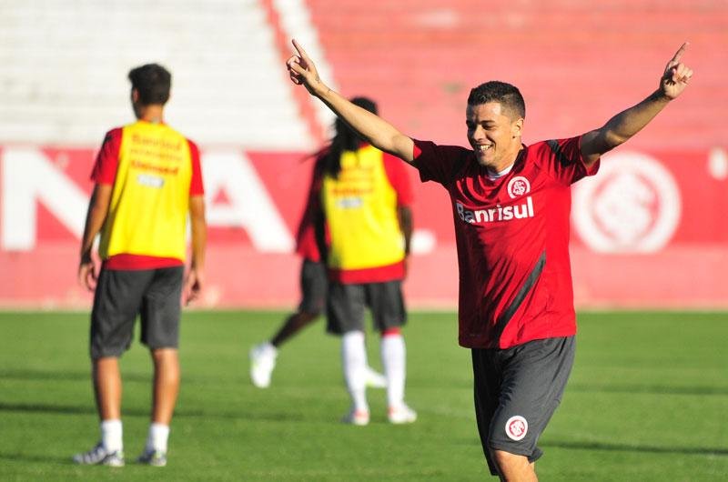 Meia argentino tenta se recuperar para enfrentar Zequinha