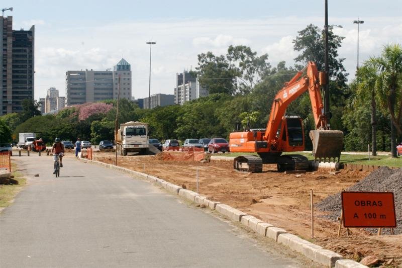 Porto Alegre inicia mais um trecho de duplica&ccedil;&atilde;o da Beira-Rio 