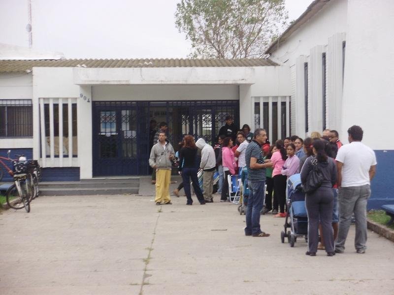 Estudantes e trabalhadores fazem fila por cursos gratuitos