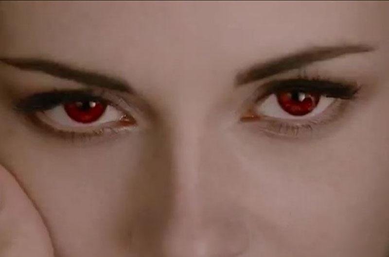 V&iacute;deo mostra como ficar&aacute; Bella depois de transformada em vampira
