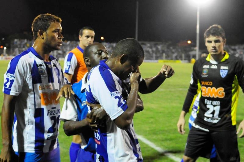Jogadores do Cruzeiro foram atingidos por spray de pimenta