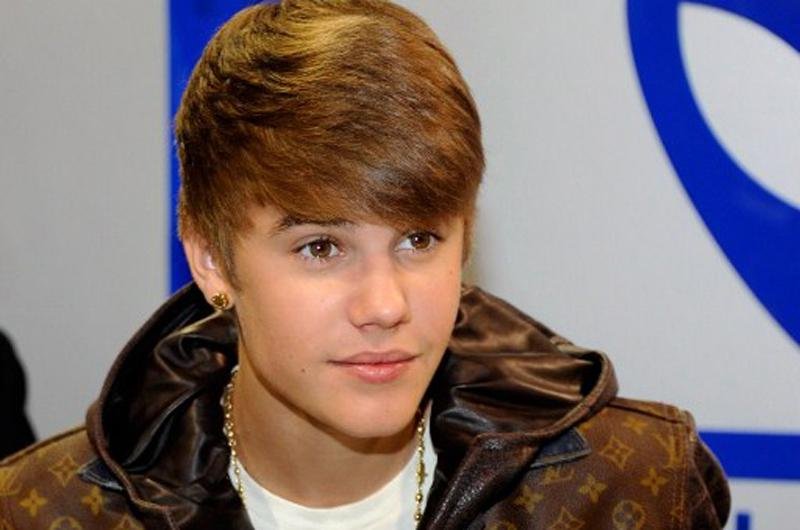 Popstar teria publicado n&uacute;mero de telefone com digito faltando no Twitter