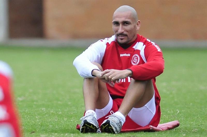 Gui&ntilde;azu projeta recupera&ccedil;&atilde;o total antes de duelo contra Santos