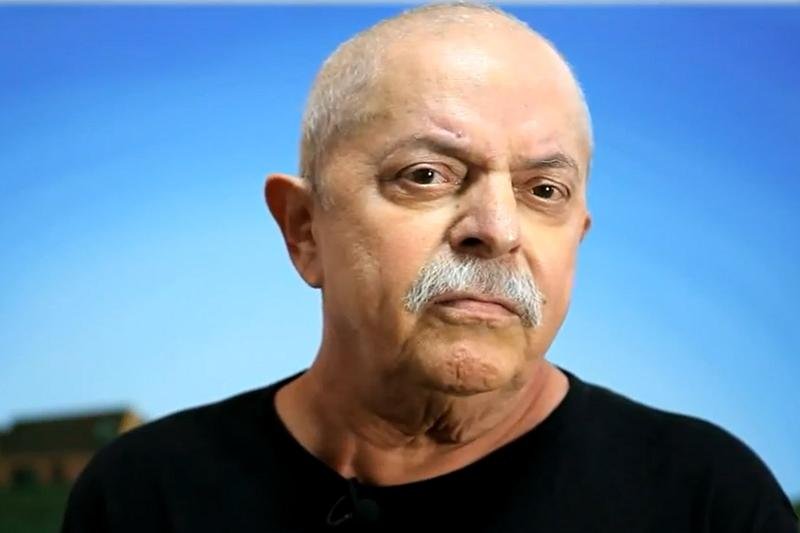 Lula anuncia retorno &agrave; atividade pol&iacute;tica em v&iacute;deo